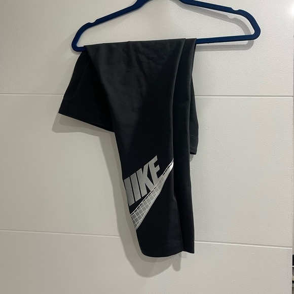Nike Leggings in black size M No tags never use - Picture 2 of 4